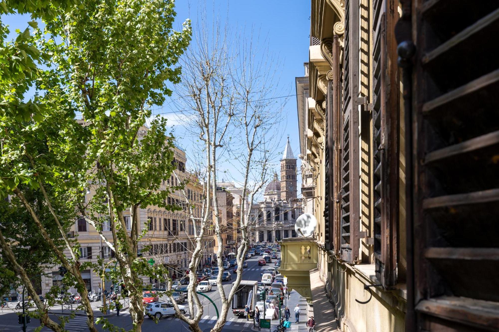 The 38 Home L Homkeey Luxury Apartment I Colosseum, Rome